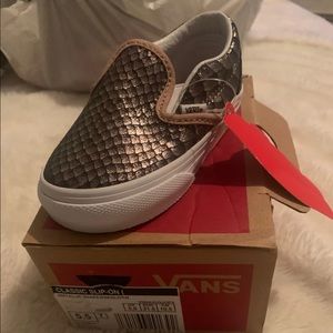 BNWT toddler vans